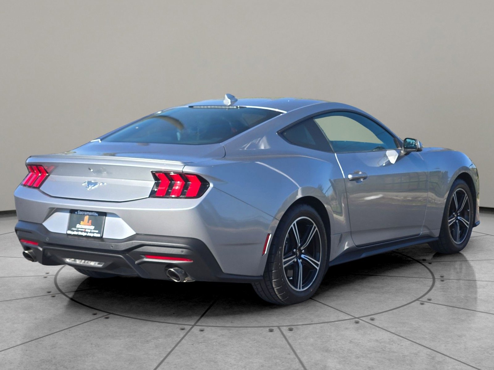 Used 2024 Ford Mustang Premium image 4
