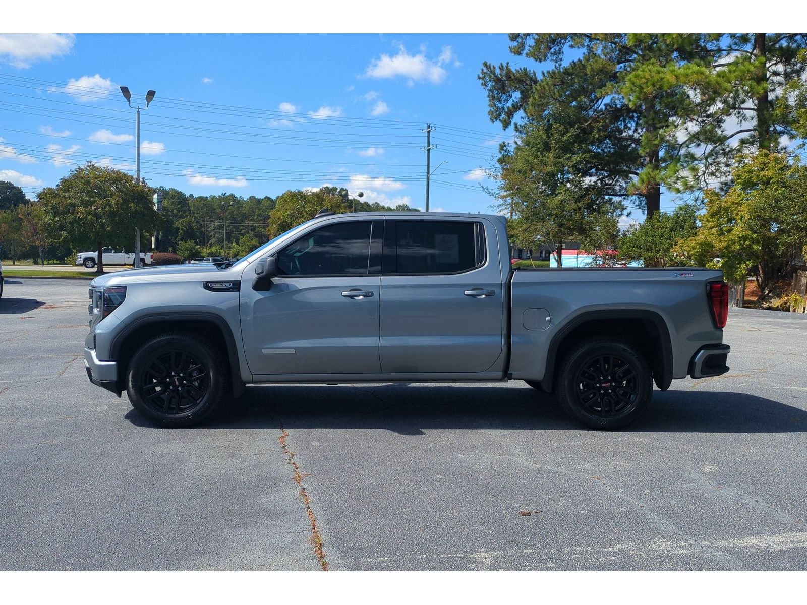 Used 2023 GMC Sierra 1500 Elevation w/ X31 Off-Road Package AWD/4WD image 6