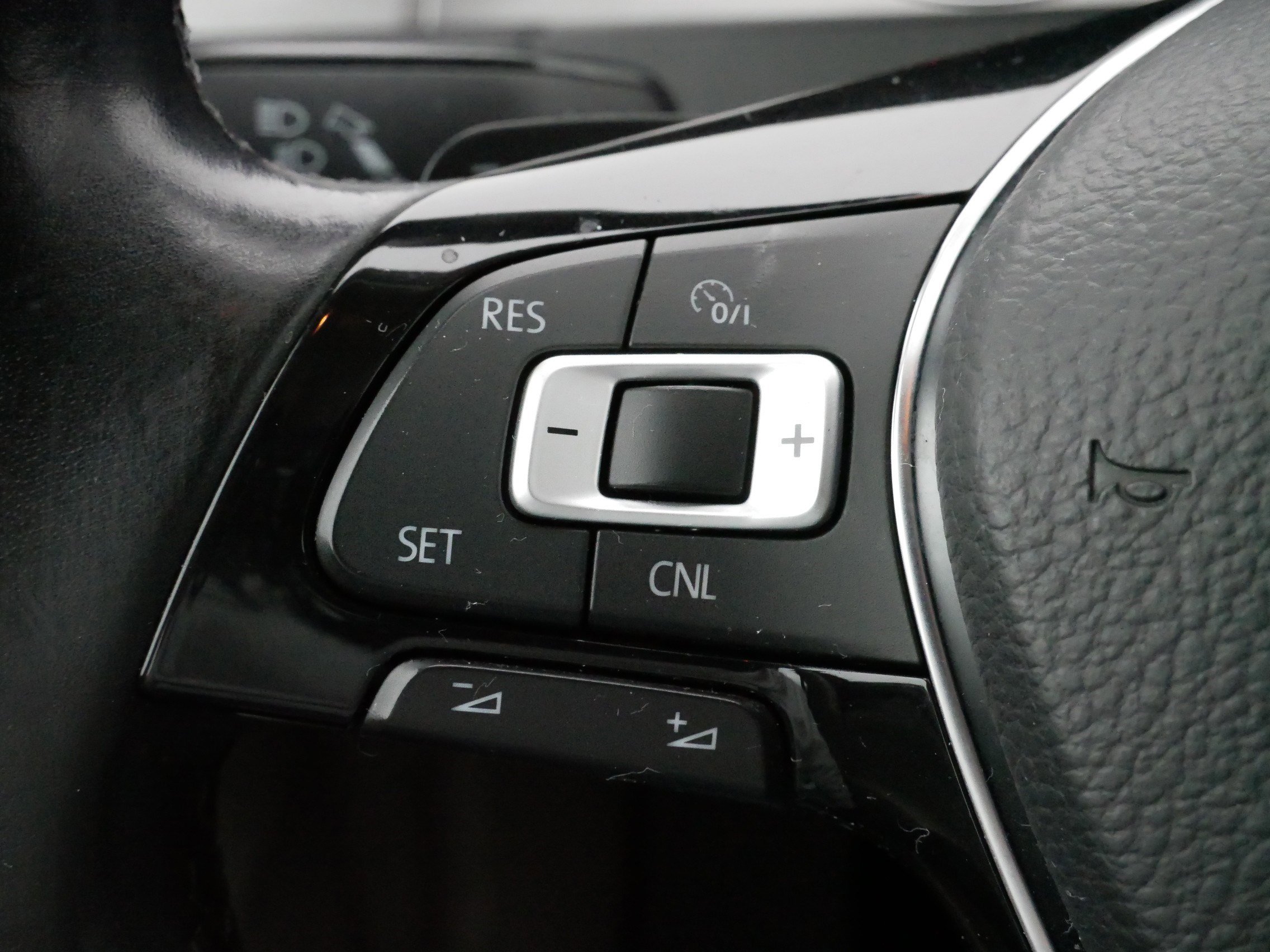 Used 2017 Volkswagen Golf Wolfsburg Edition image 25