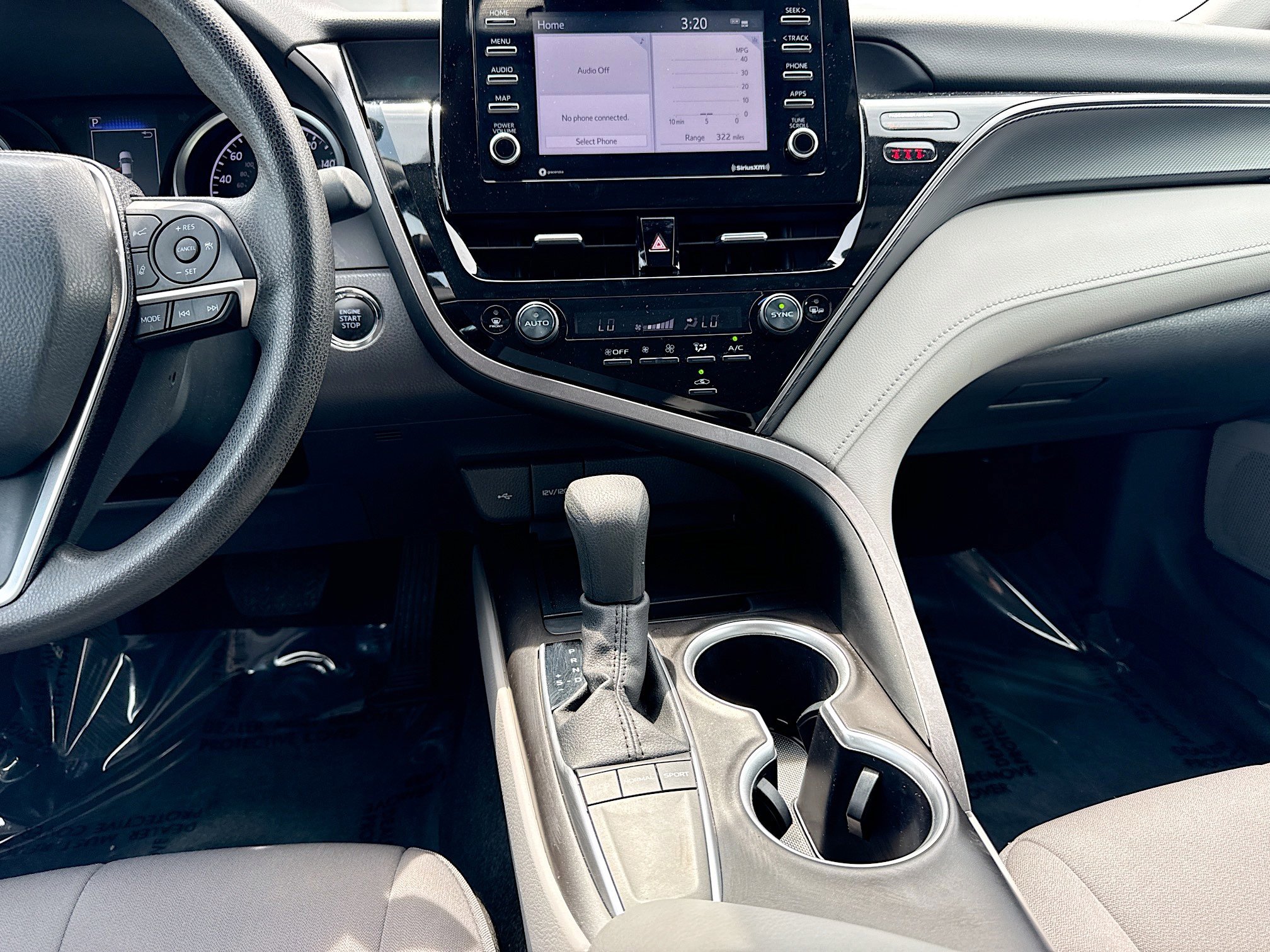 Used 2024 Toyota Camry LE w/ Convenience Package FWD image 18