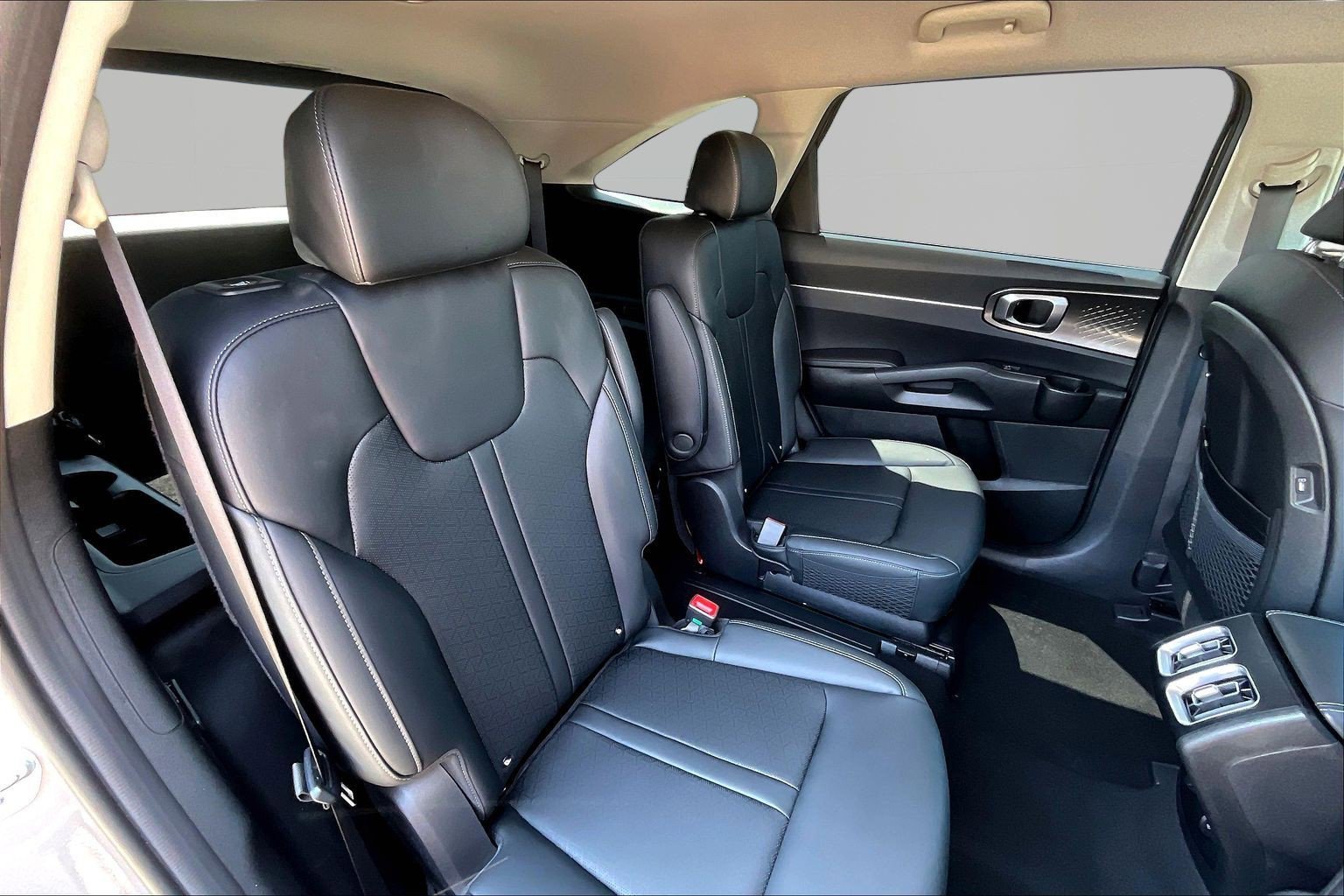 Used 2023 Kia Sorento EX AWD/4WD image 25