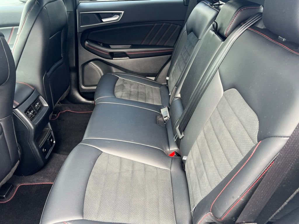 Used 2024 Ford Edge ST-Line image 13