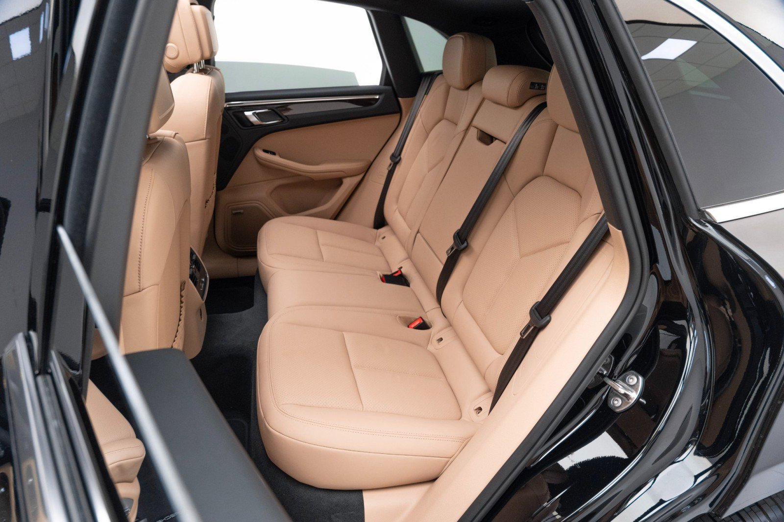 New 2025 Porsche Macan image 29