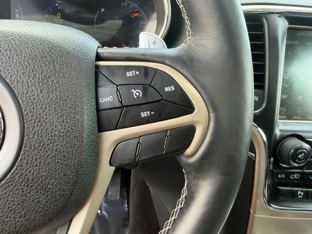 Used 2017 Jeep Grand Cherokee Limited AWD/4WD image 16