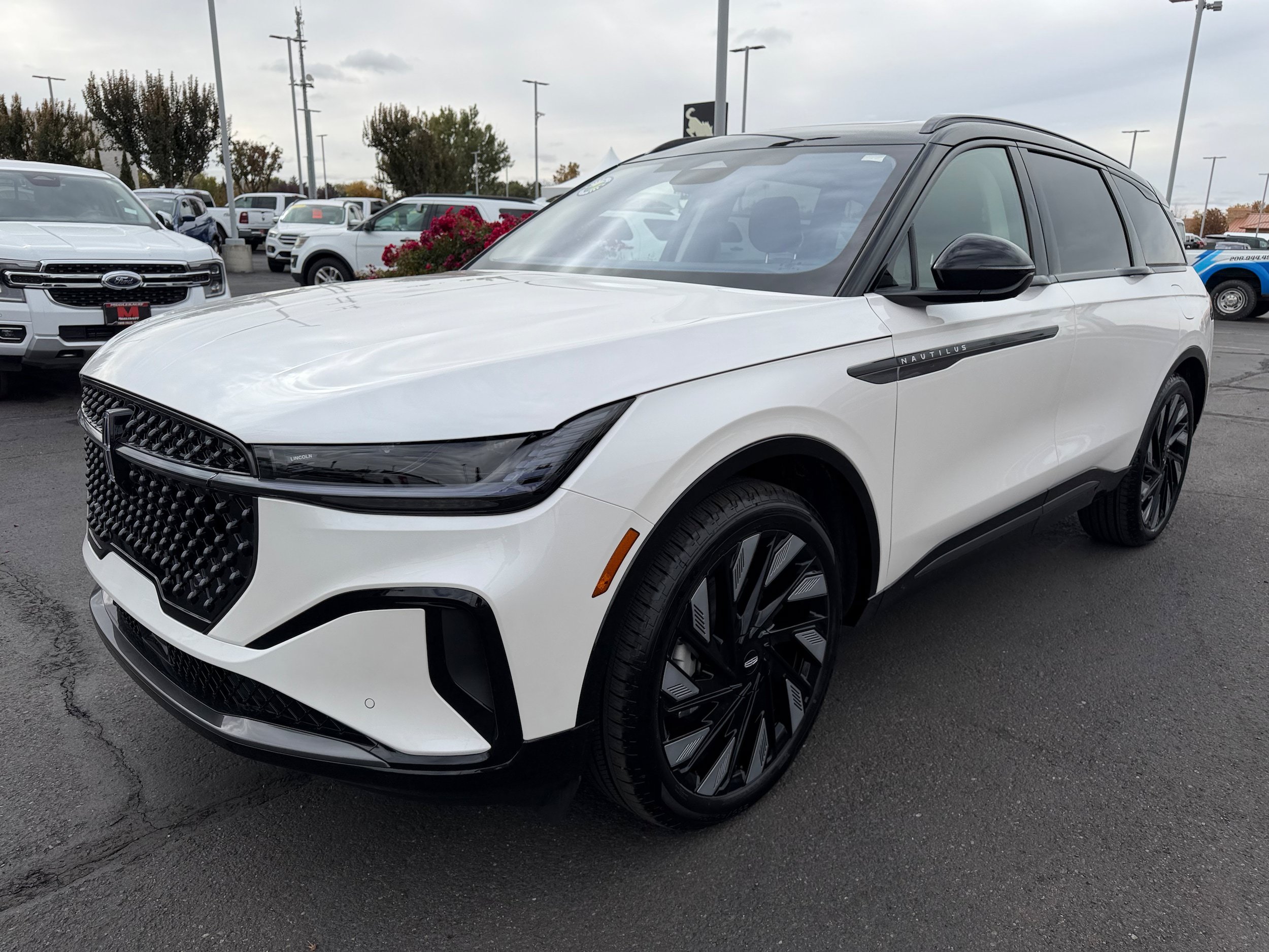New 2026 Lincoln Nautilus Reserve AWD/4WD image 7