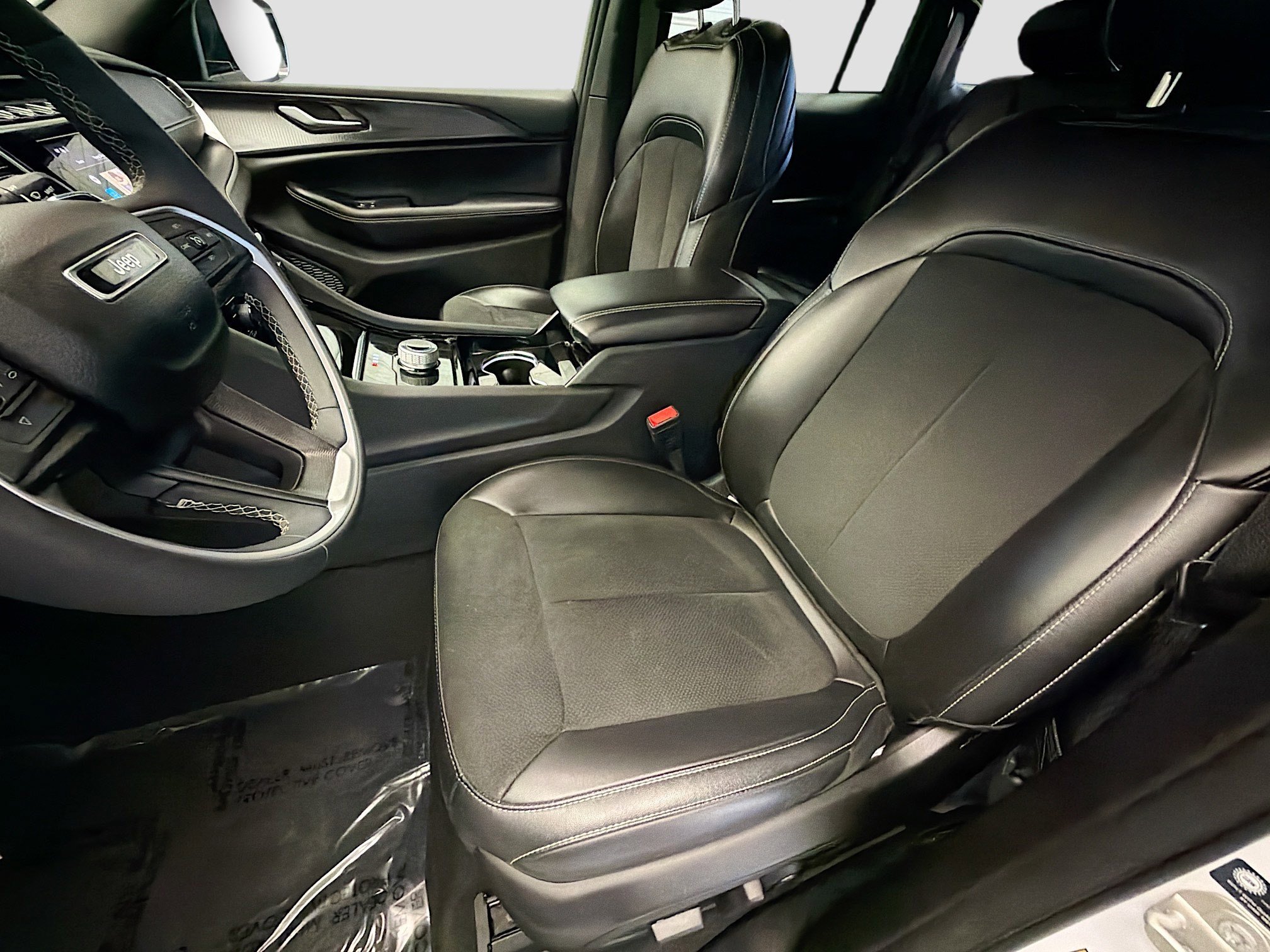 Used 2023 Jeep Grand Cherokee Altitude image 10