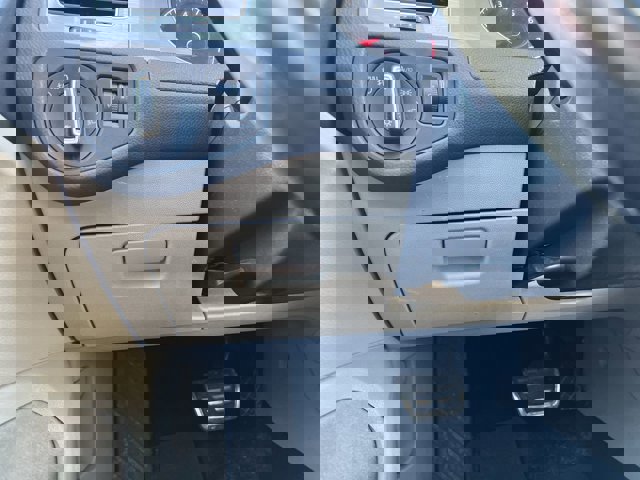 Used 2015 Volkswagen Golf S image 18