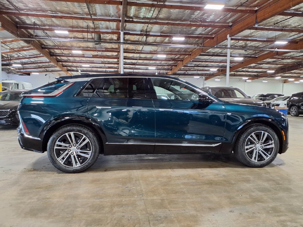 New 2027 Cadillac Lyriq Luxury RWD image 4