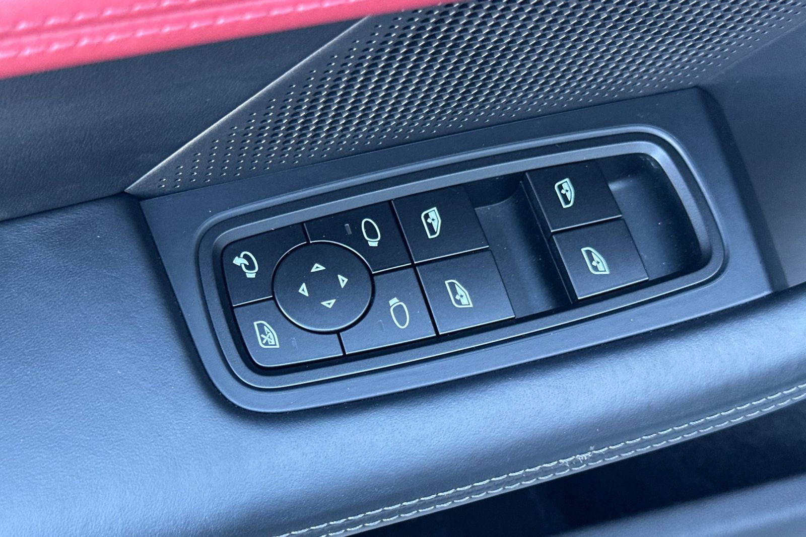 Certified 2025 Porsche Taycan Turbo image 13