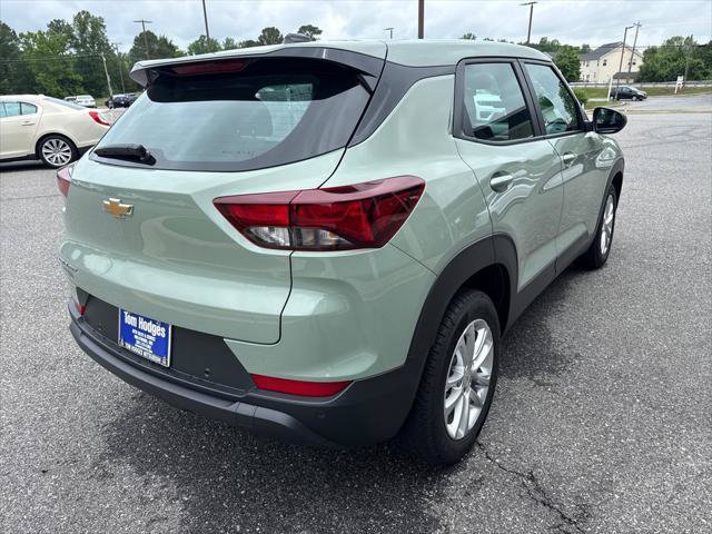 Used 2025 Chevrolet TrailBlazer LS w/ LS Confidence Package FWD image 4