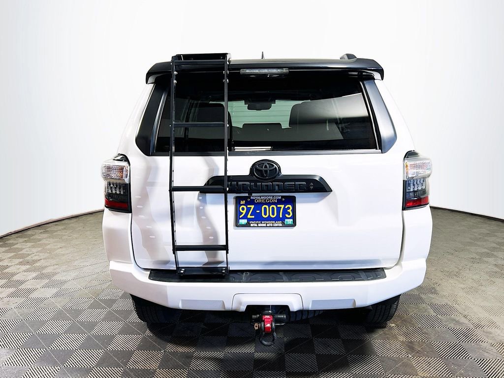 Certified 2020 Toyota 4Runner Venture w/ Moonroof Package AWD/4WD image 7