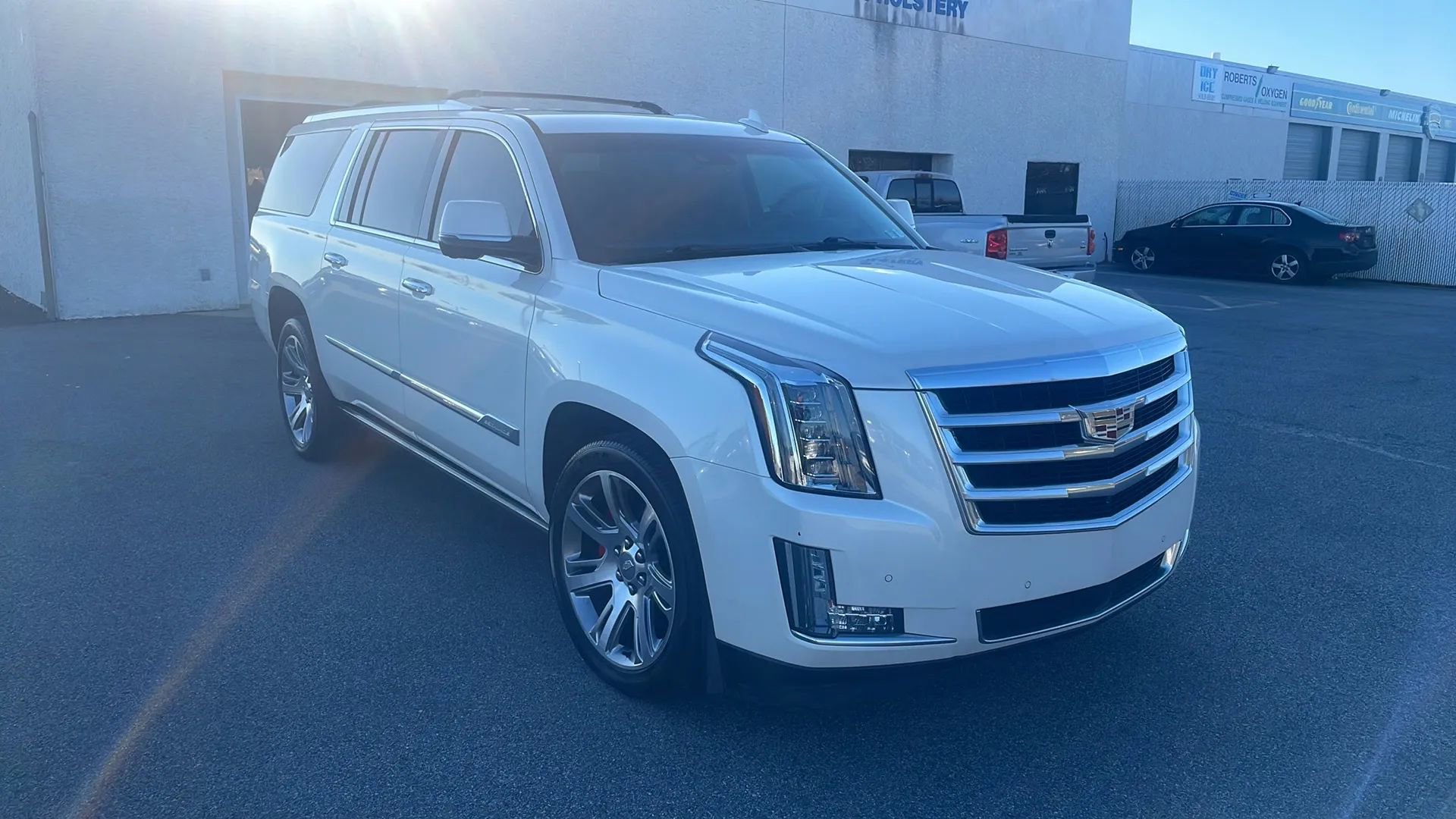 Used 2015 Cadillac Escalade ESV Premium image 19