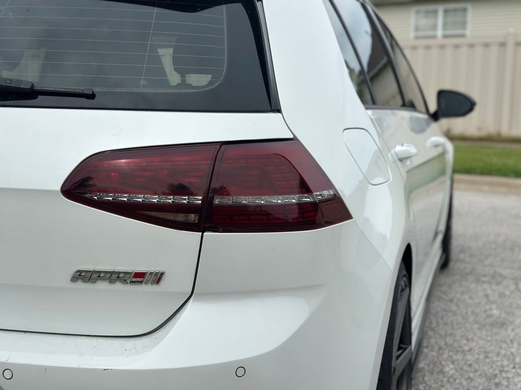 Used 2016 Volkswagen Golf 4-Door AWD/4WD image 12