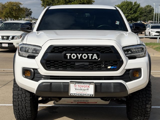 Used 2022 Toyota Tacoma TRD Off-Road AWD/4WD image 7