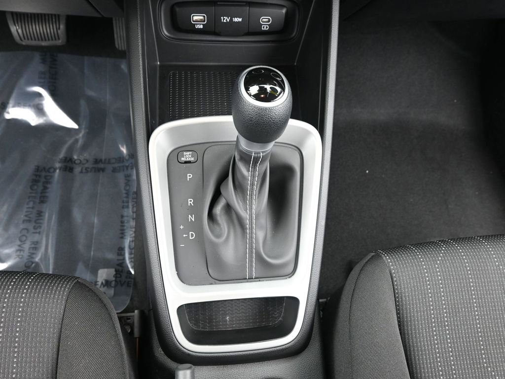 Certified 2025 Hyundai Venue SE image 20