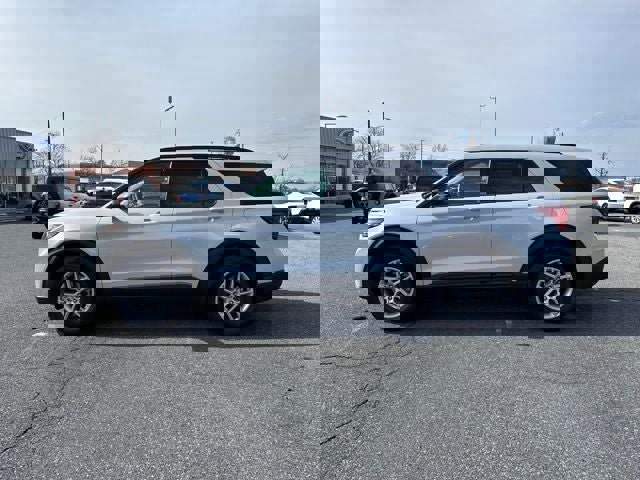 New 2026 Ford Explorer Active AWD/4WD image 2