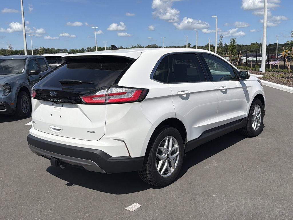 Certified 2024 Ford Edge SEL w/ Convenience Package AWD/4WD image 4