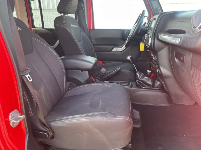 Used 2015 Jeep Wrangler Unlimited Sahara w/ Max Tow Package image 15