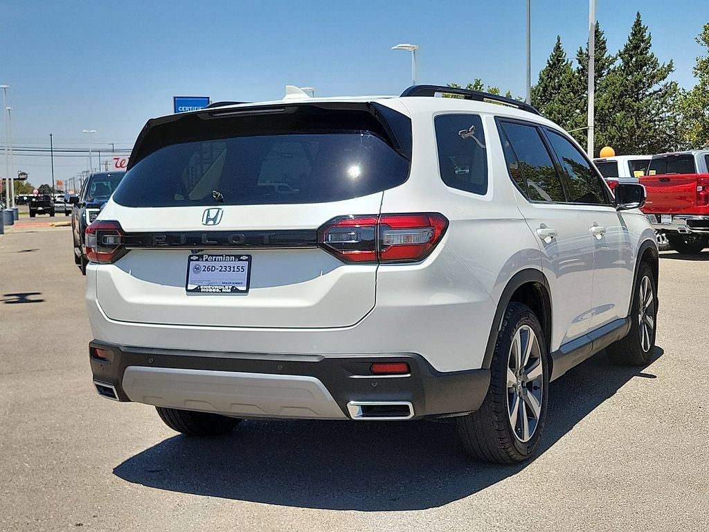 Used 2024 Honda Pilot Touring image 12