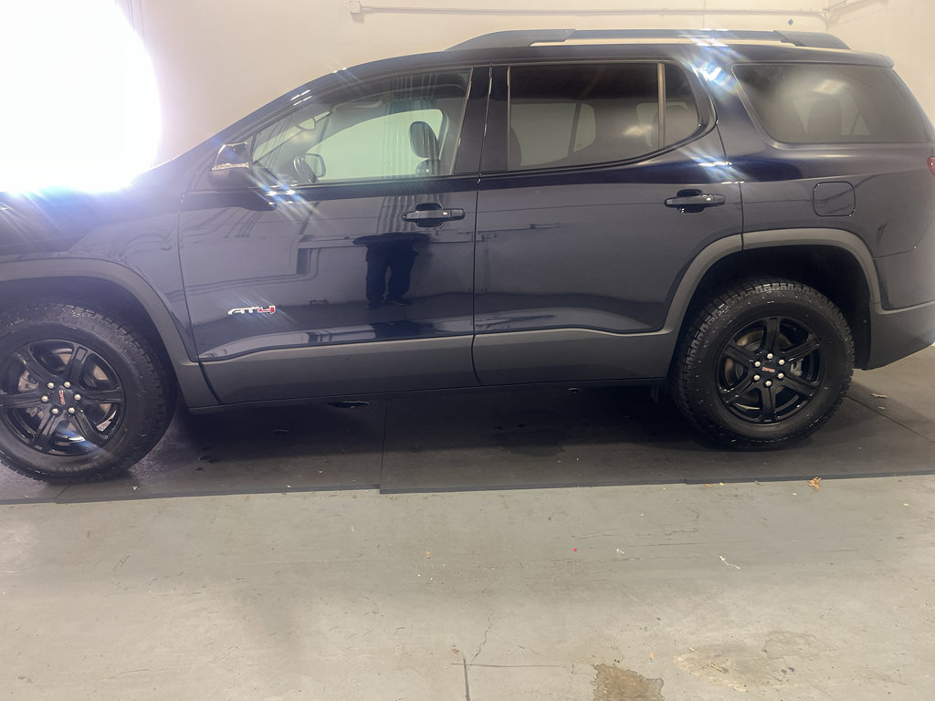 Used 2021 GMC Acadia AT4 w/ Technology Package AWD/4WD image 4