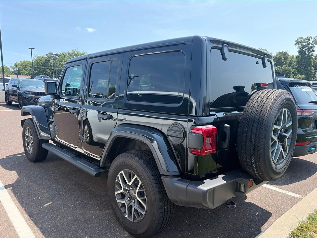 Used 2024 Jeep Wrangler Unlimited Sahara AWD/4WD image 11