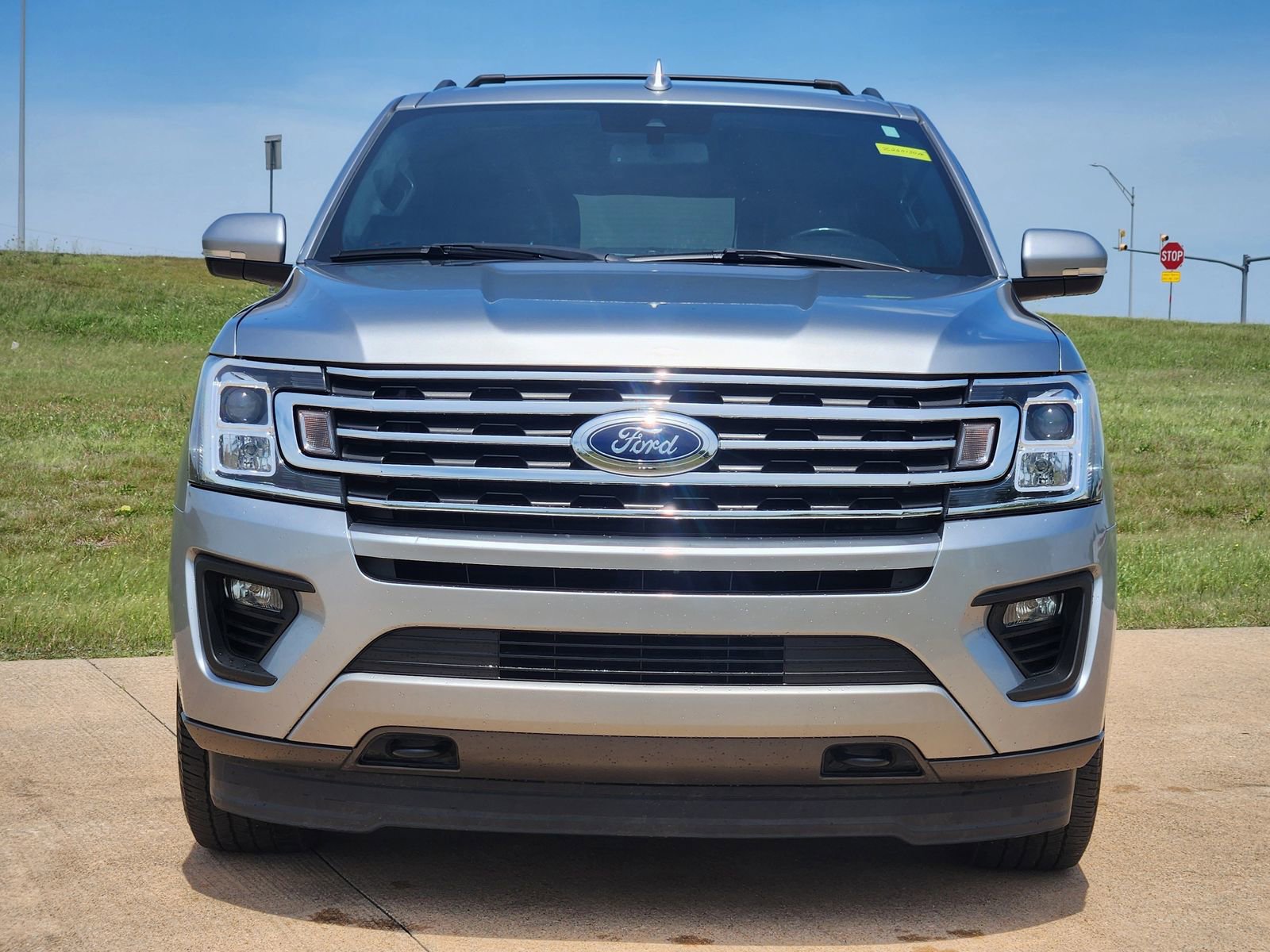Used 2020 Ford Expedition Max XLT w/ Equipment Group 202A AWD/4WD image 6