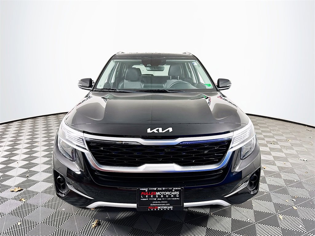 Used 2023 Kia Seltos S w/ Navigation Package image 2