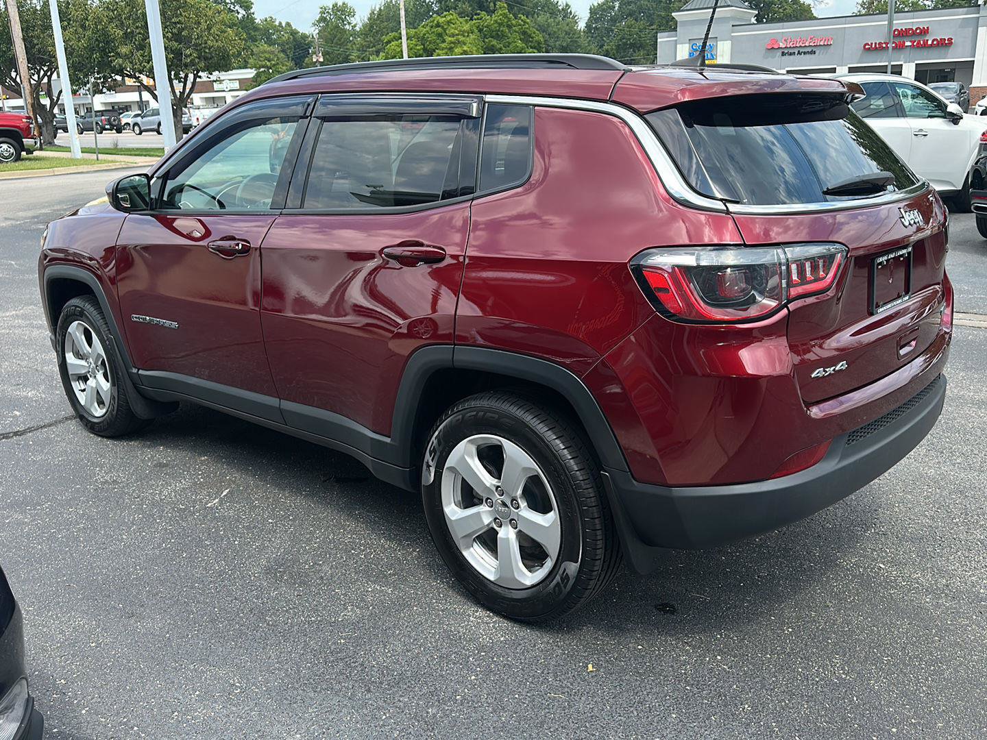 Used 2020 Jeep Compass Latitude w/ Cold Weather Group AWD/4WD image 5