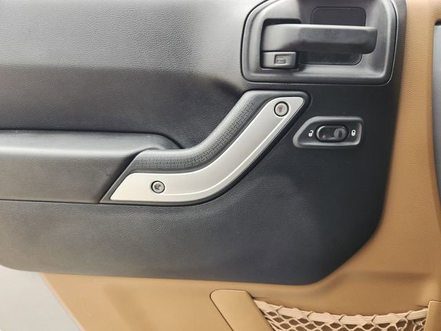 Used 2014 Jeep Wrangler Unlimited Sahara w/ Connectivity Group image 20