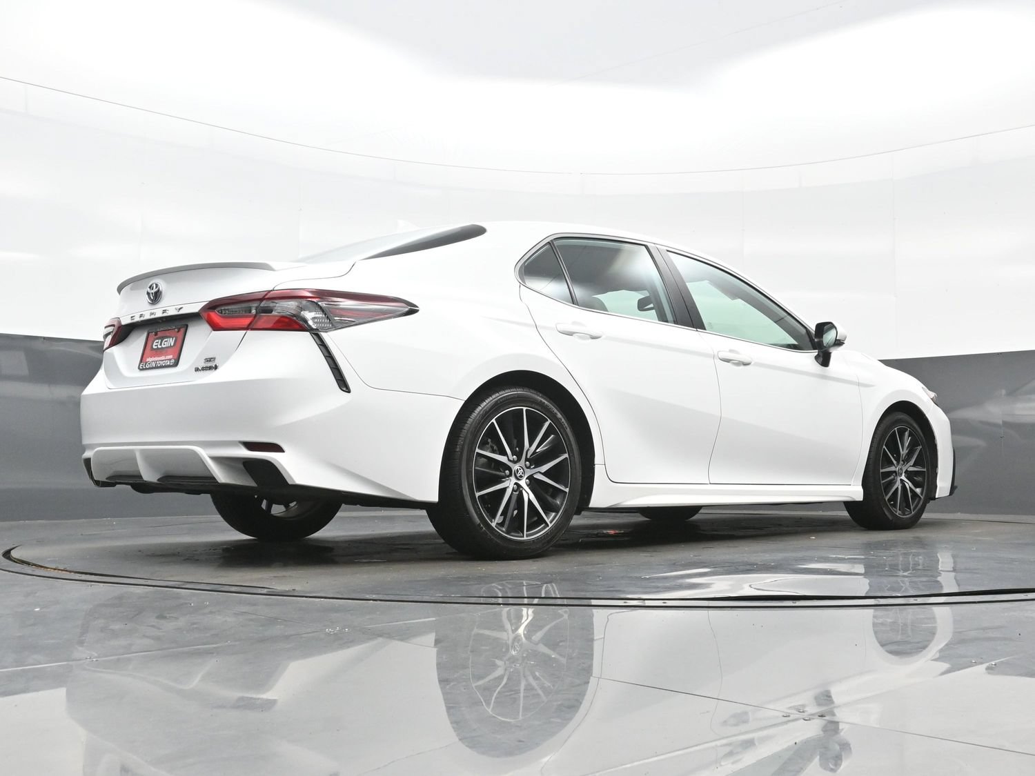 Used 2024 Toyota Camry SE w/ Audio Upgrade Package FWD image 34