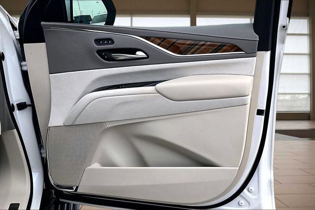 Used 2023 Cadillac Escalade Premium Luxury Platinum w/ LPO, Radiant Package AWD/4WD image 23