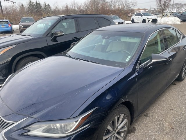 Used 2021 Lexus ES 300h w/ Premium Package