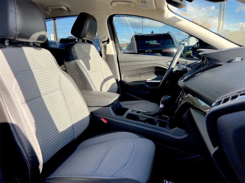 Used 2017 Ford Escape Titanium image 22