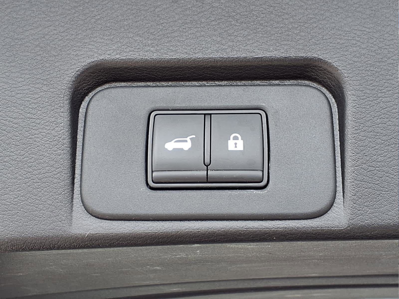 Used 2024 Nissan Rogue SV FWD image 6