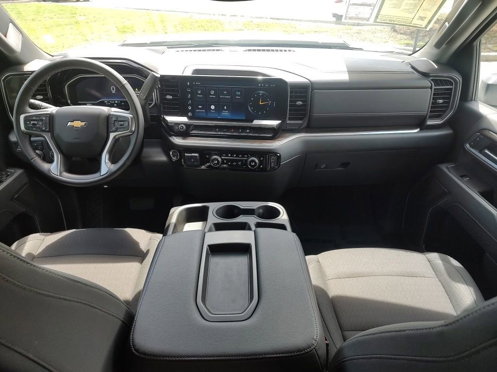 Used 2025 Chevrolet Silverado 2500 LT w/ Convenience Package AWD/4WD image 10