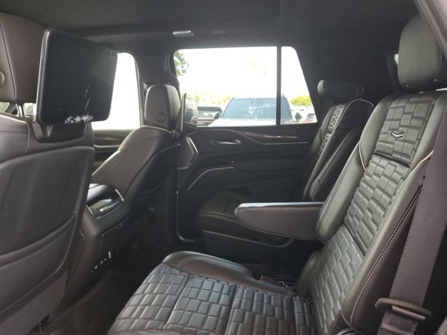 Used 2023 Cadillac Escalade Sport Platinum w/ LPO, ONYX Package AWD/4WD image 10