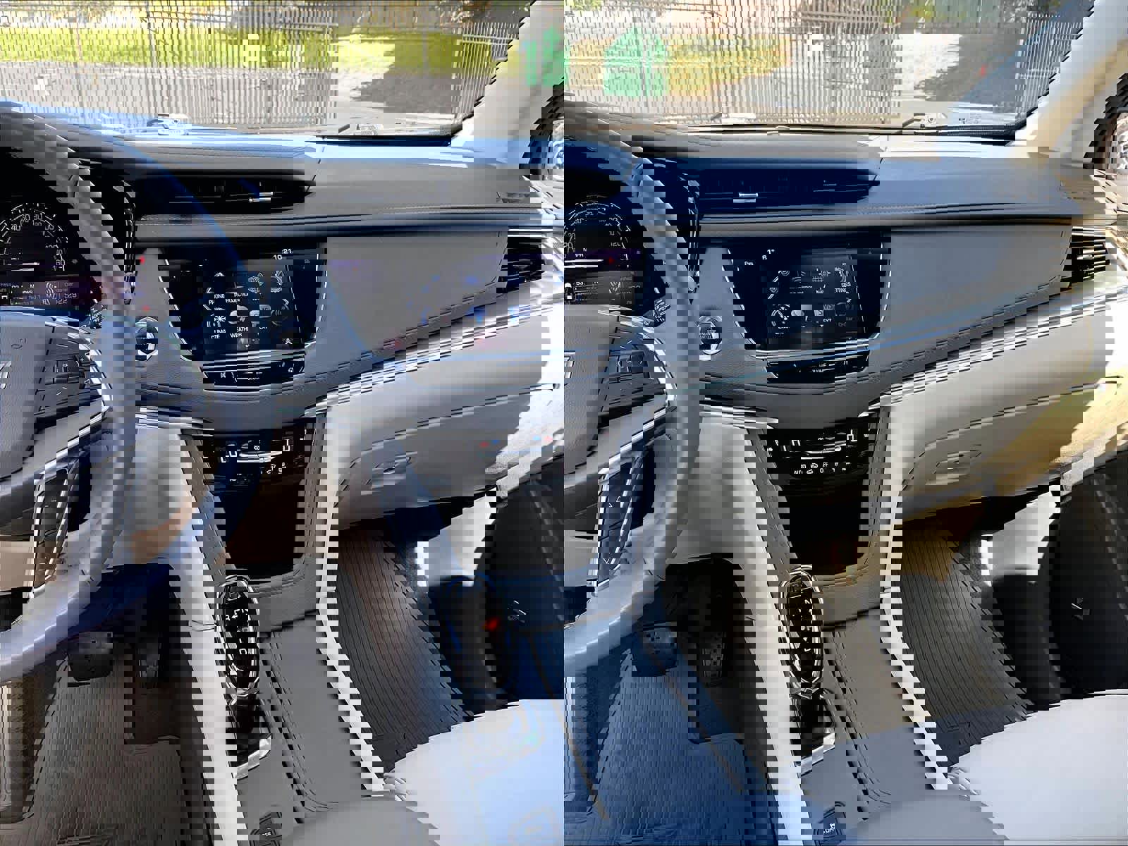 Used 2018 Cadillac XT5 Luxury w/ Driver Awareness Package AWD/4WD image 8