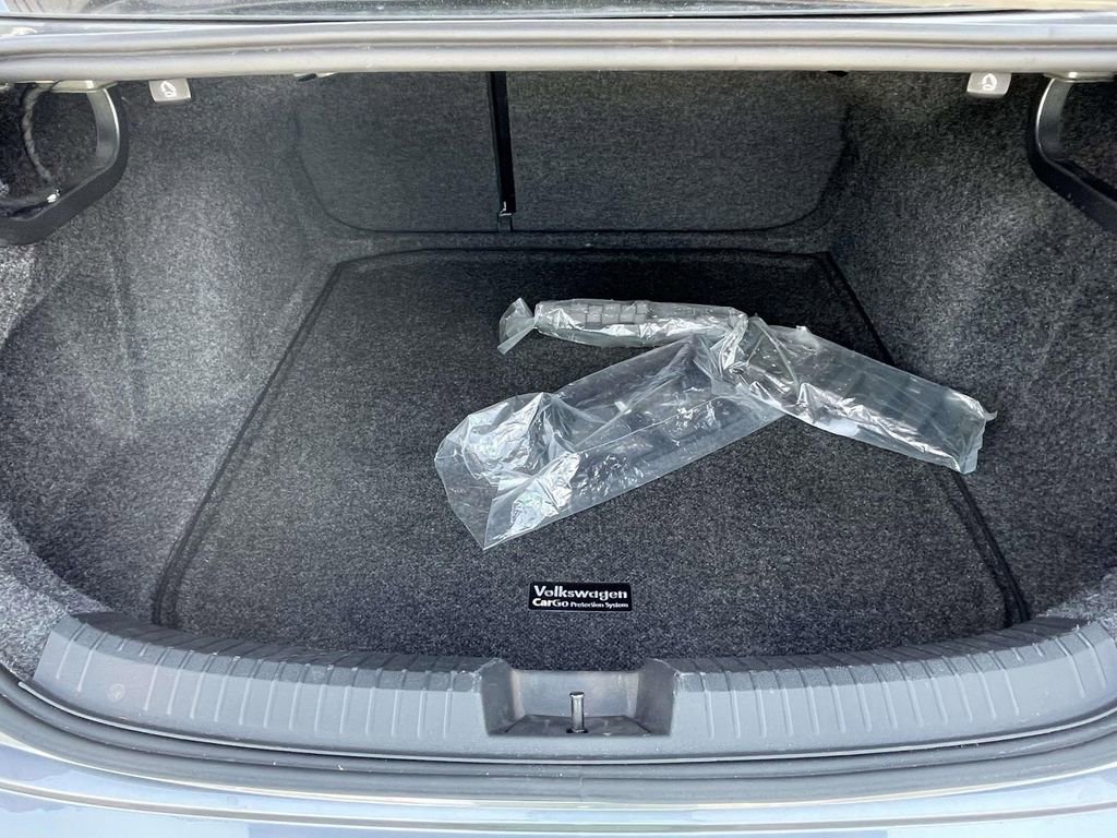 Used 2021 Volkswagen Jetta SEL Premium FWD image 8