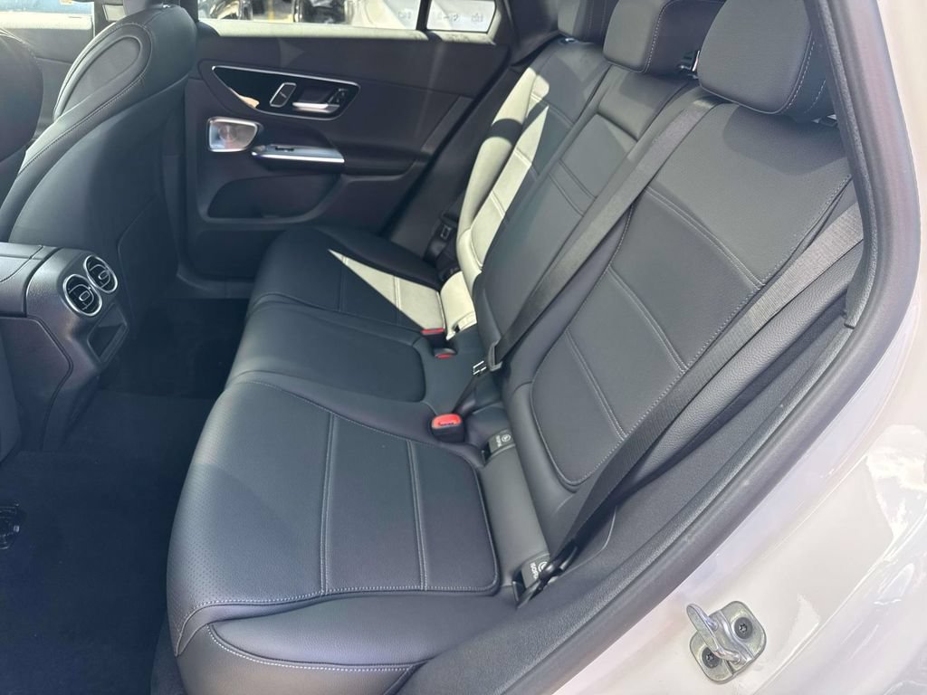 Used 2026 Mercedes-Benz GLC 300 image 7