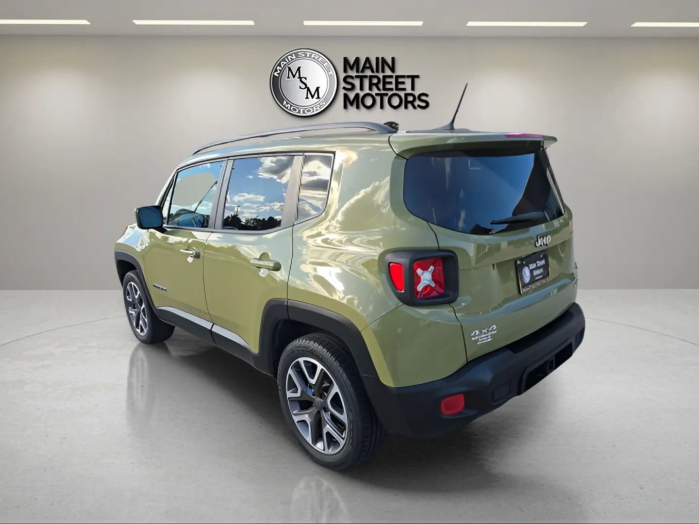 Used 2015 Jeep Renegade Latitude w/ Popular Equipment Group image 3
