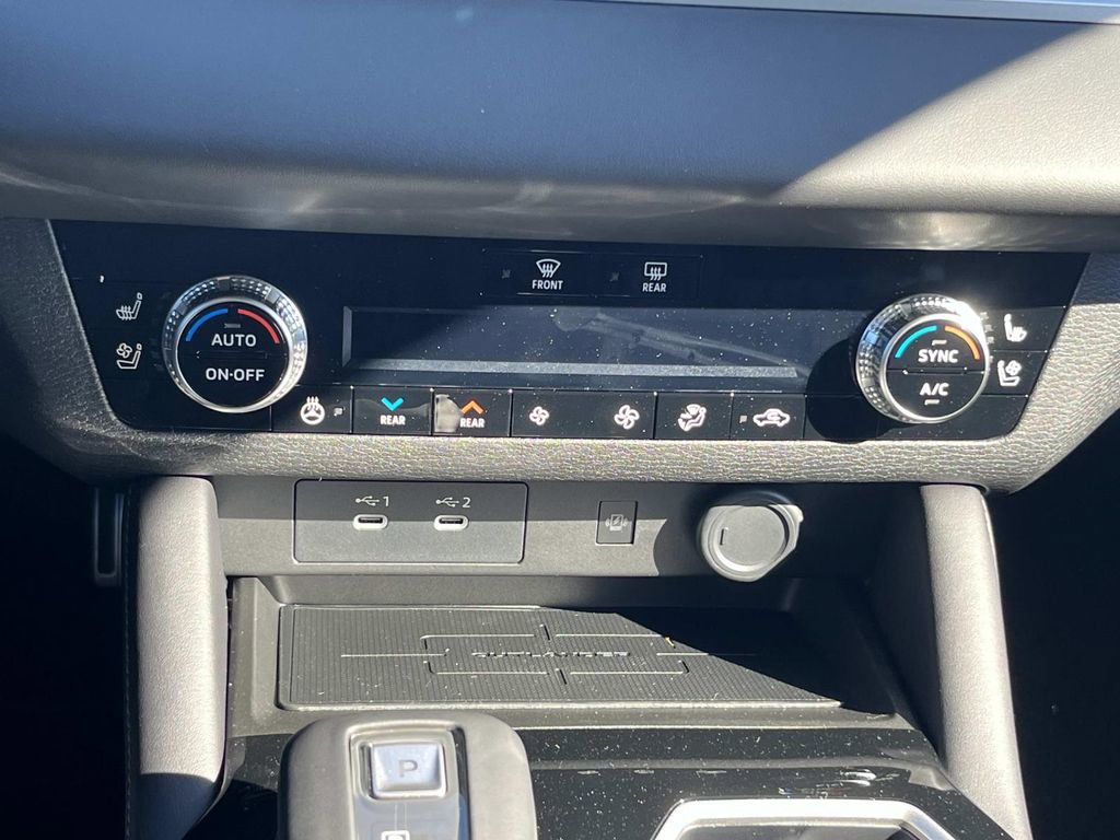 New 2026 Mitsubishi Outlander SEL FWD image 21