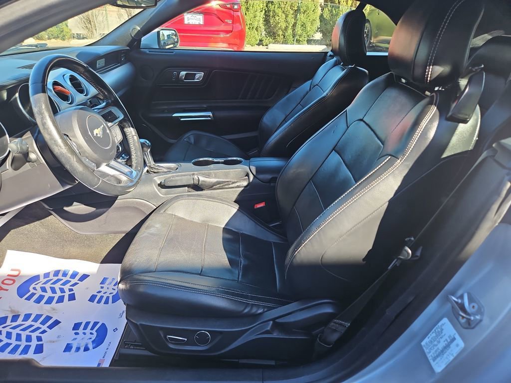 Used 2019 Ford Mustang Premium RWD image 10