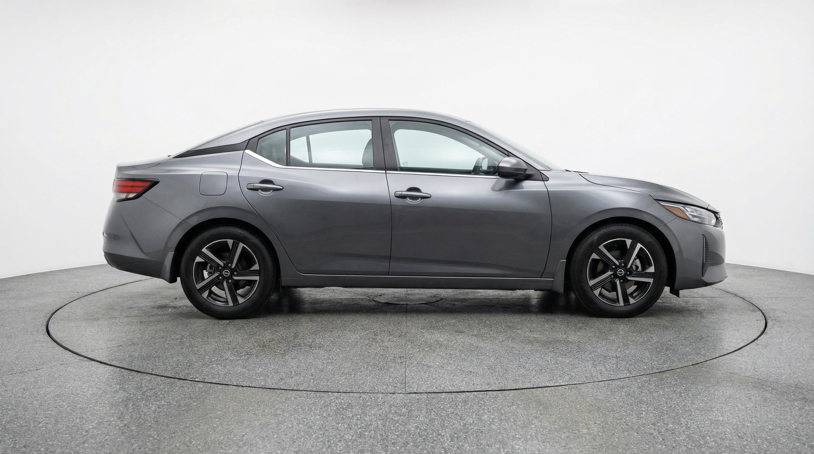 Used 2025 Nissan Sentra SV FWD image 11