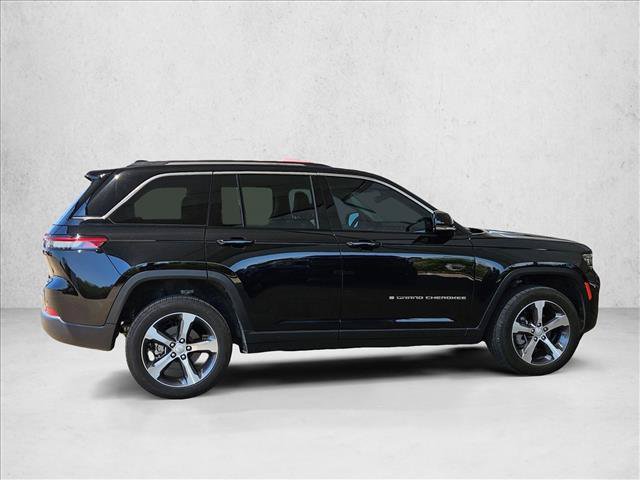 Used 2023 Jeep Grand Cherokee Limited AWD/4WD image 4