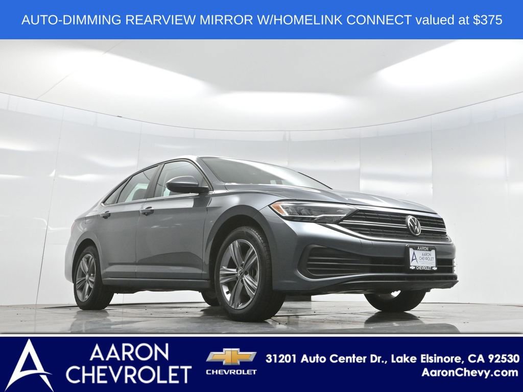 Used 2022 Volkswagen Jetta SE image 2