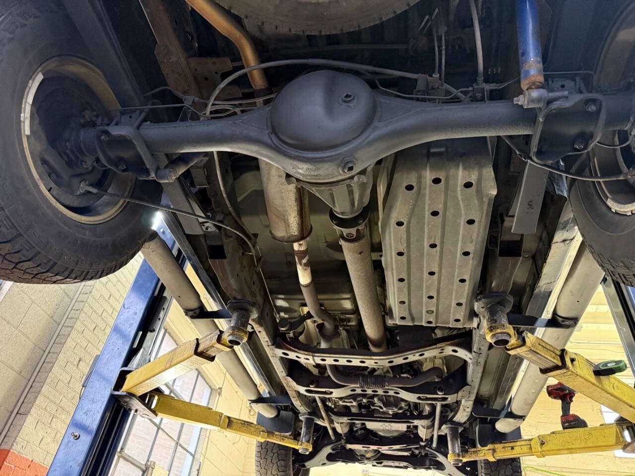 Used 2002 Nissan Frontier SE image 48