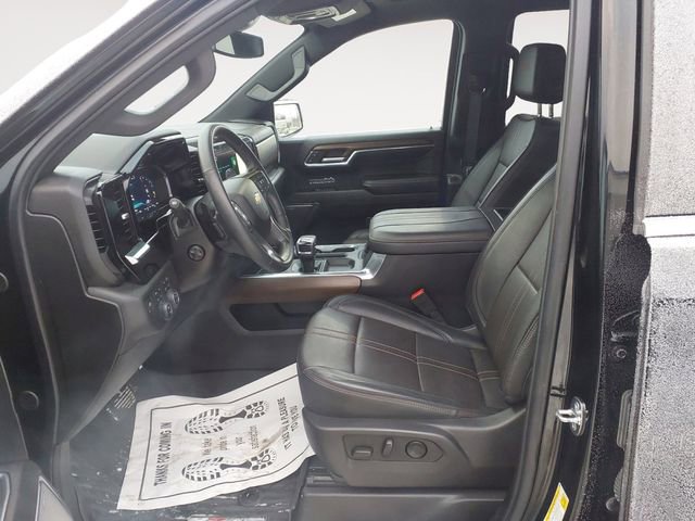 Used 2024 Chevrolet Silverado 1500 High Country w/ Z71 Off-Road Package AWD/4WD image 9