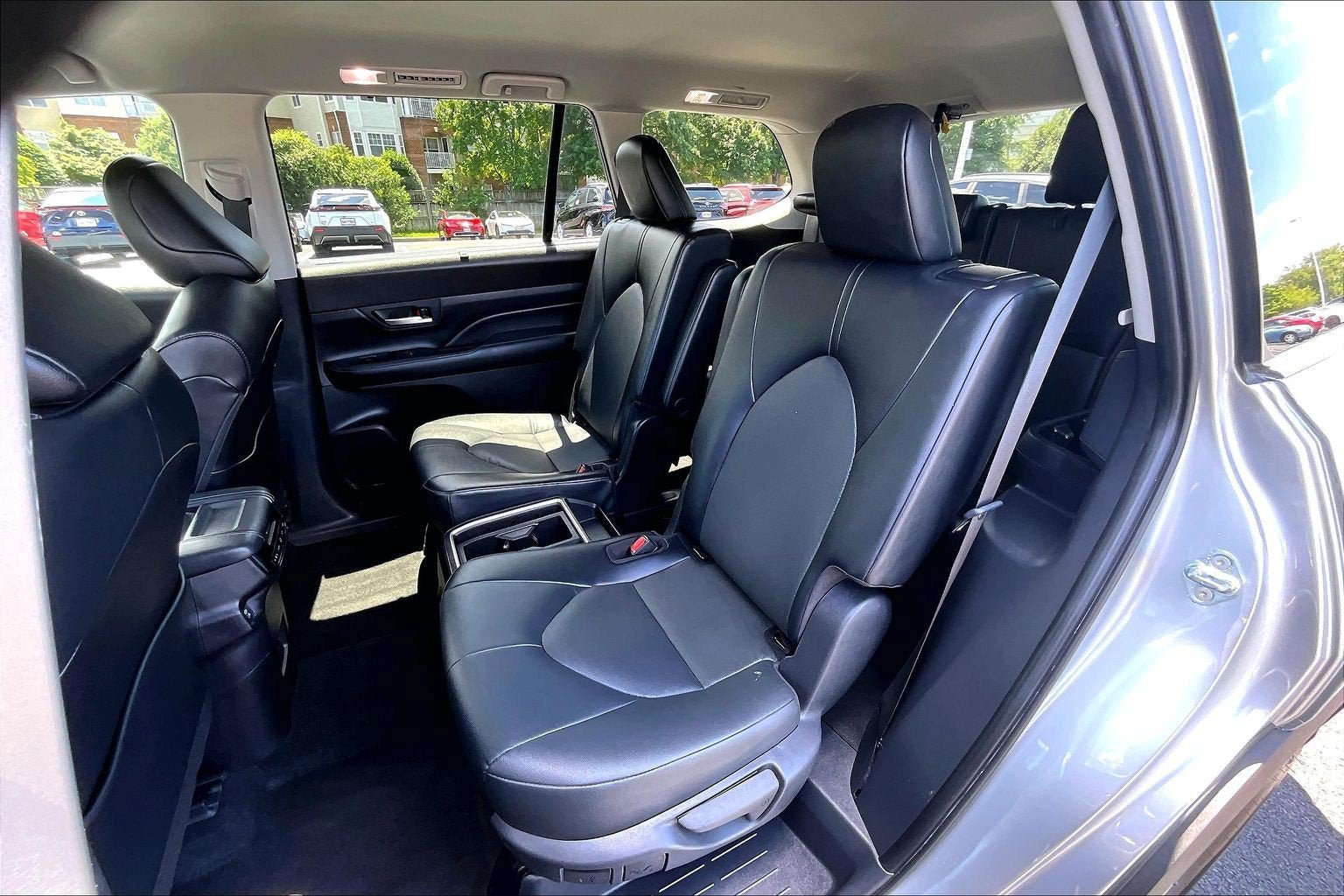 Used 2025 Toyota Grand Highlander AWD image 23