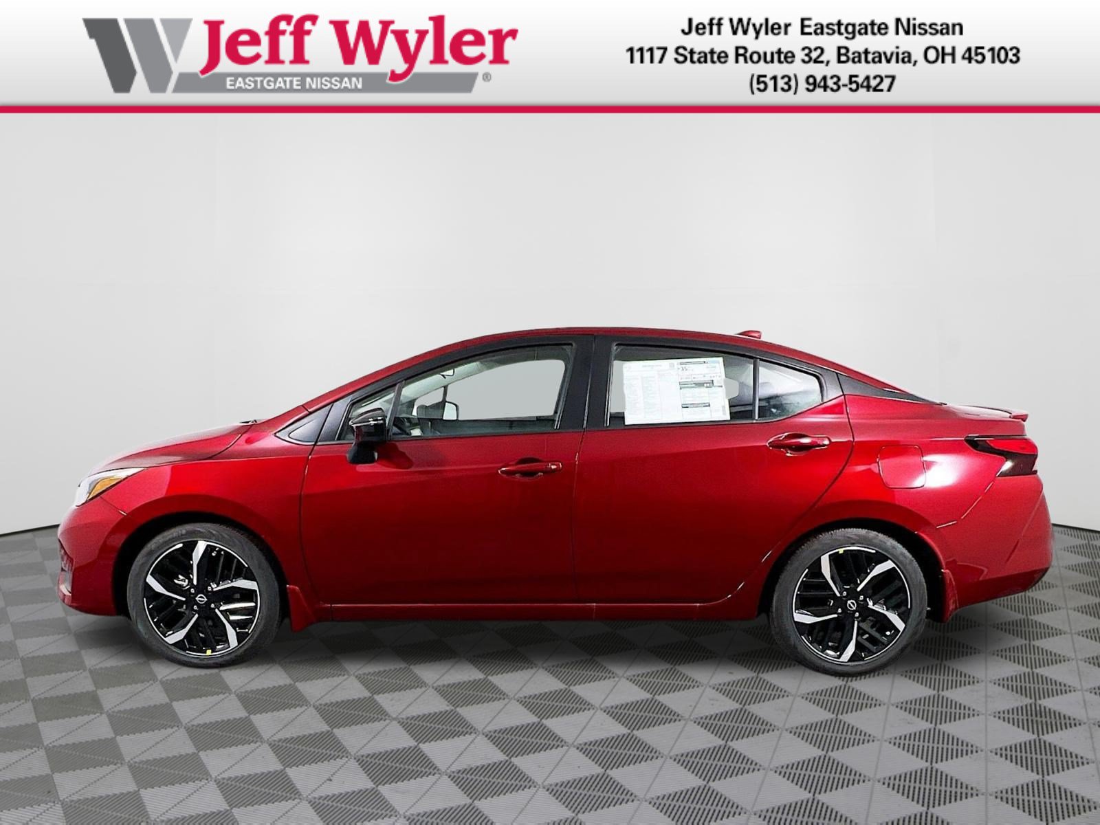 New 2025 Nissan Versa SR w/ Trunk Package FWD image 27