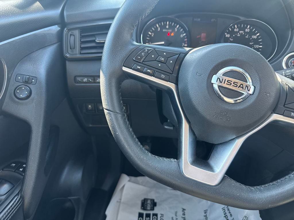 Used 2019 Nissan Rogue SV image 25